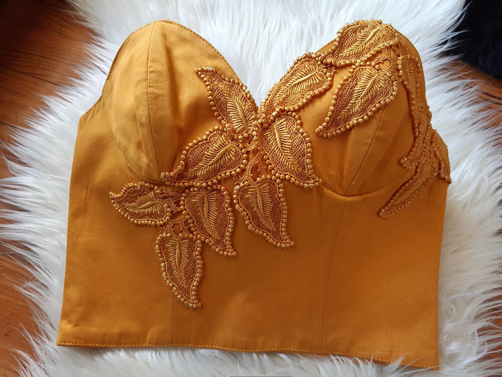 Bustier jaune moutarde doubl&eacute; empi&egrave;cement brod&eacute; taille 38 Vêtements