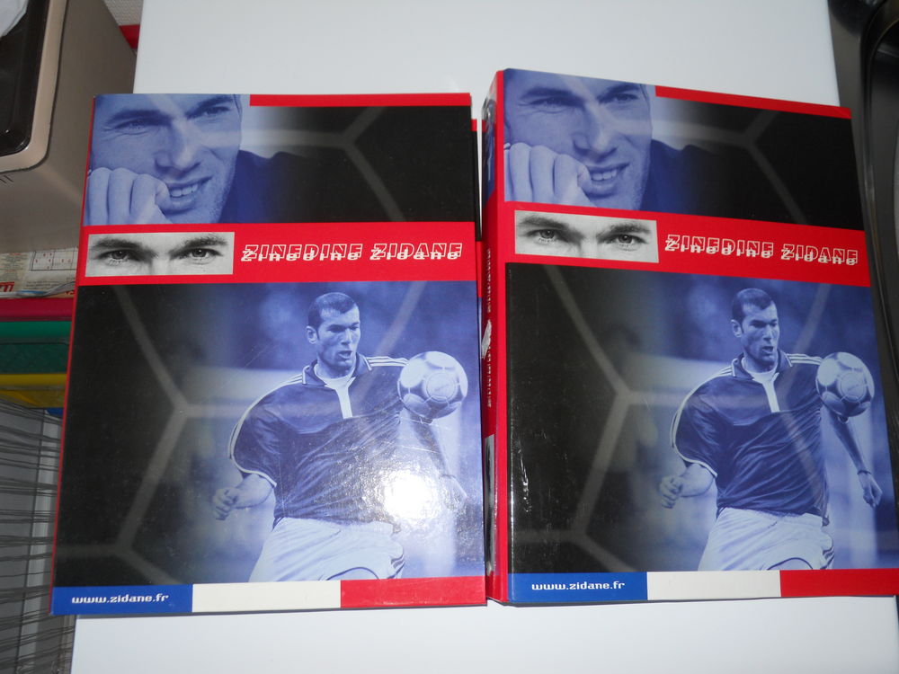 2 classeurs ZINEDINE ZIDANE neufs Jeux / jouets