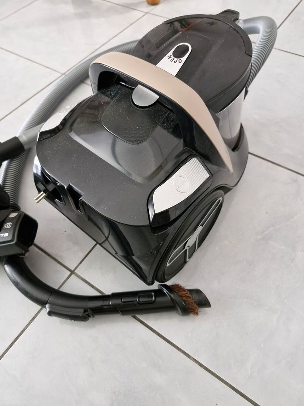 Aspirateur rowenta Electroménager