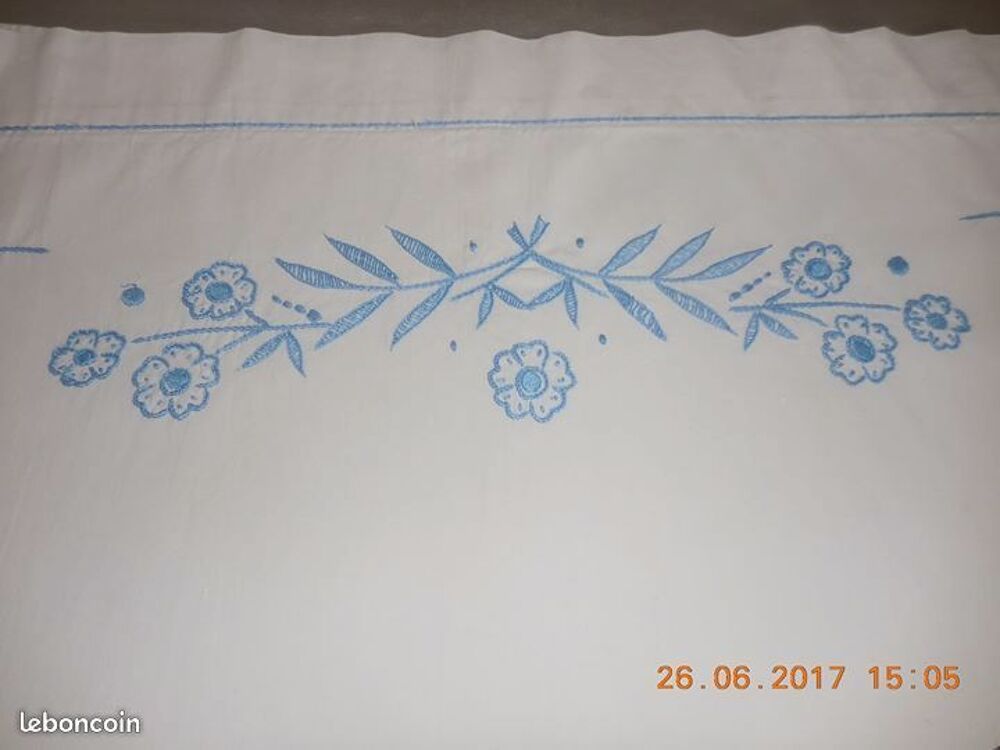 drap de berceau et son oreiller Puériculture