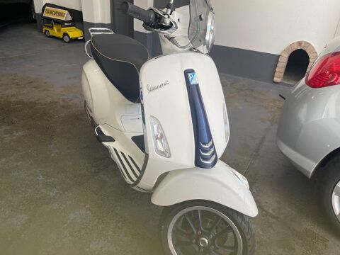 Scooter VESPA 2019 occasion Cassis 13260