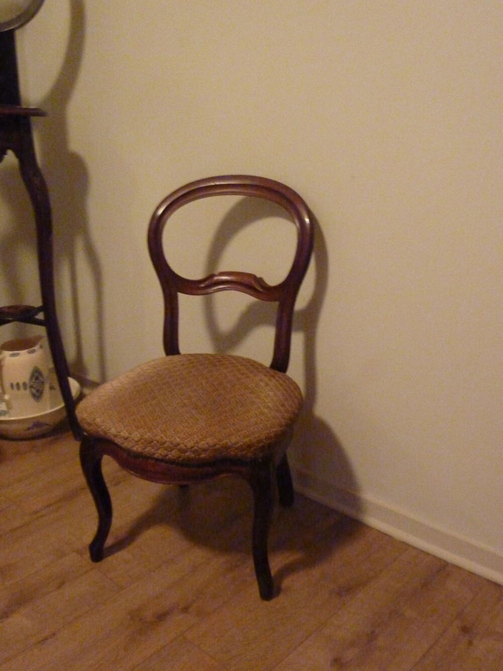 2 chaises de salon &eacute;poque fin 19 em si&egrave;cle
Meubles