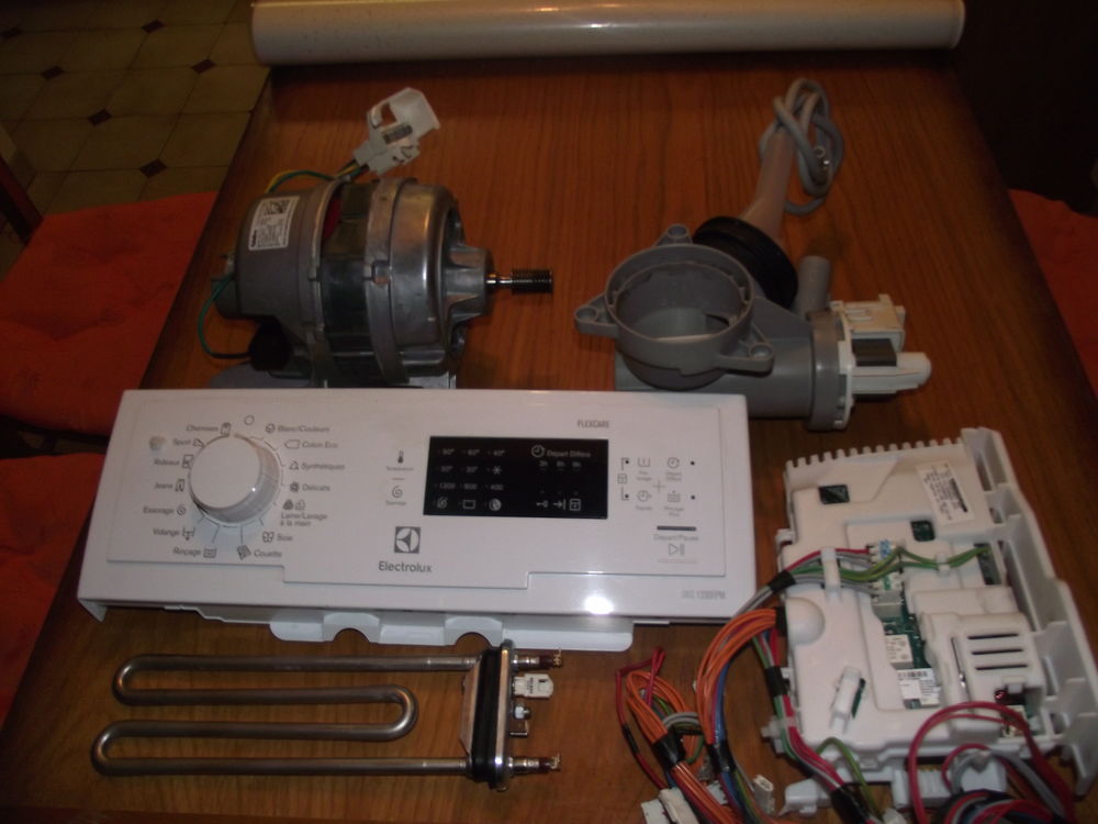 Pi&egrave;ces d&eacute;tach&eacute;es pour machine &agrave; laver Electrolux EWT126BB2 Electroménager