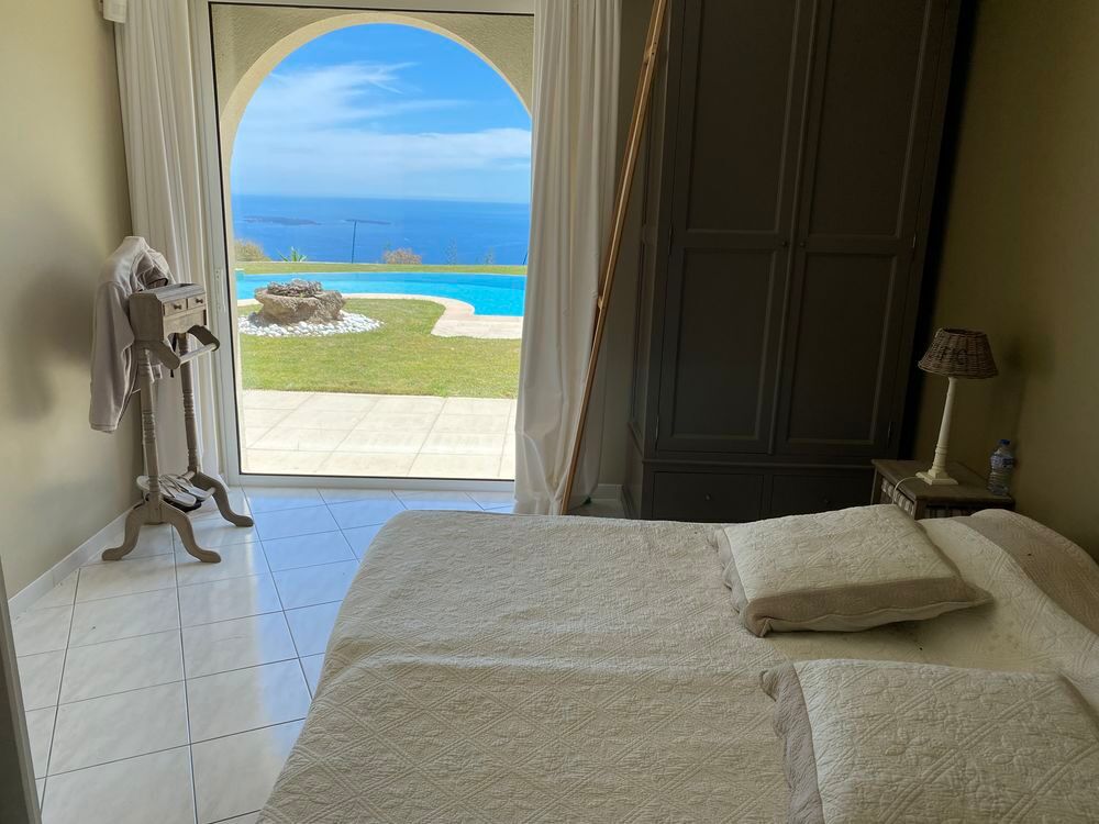 Vente Villa Mandelieu-la-Napoule  Villa 350 m²  Vue mer panoramique Mandelieu-la-napoule