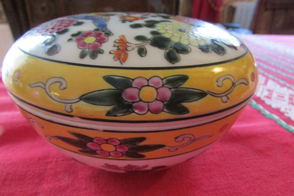 Bonbonni&egrave;re, boite c&eacute;ramique japonaise Décoration
