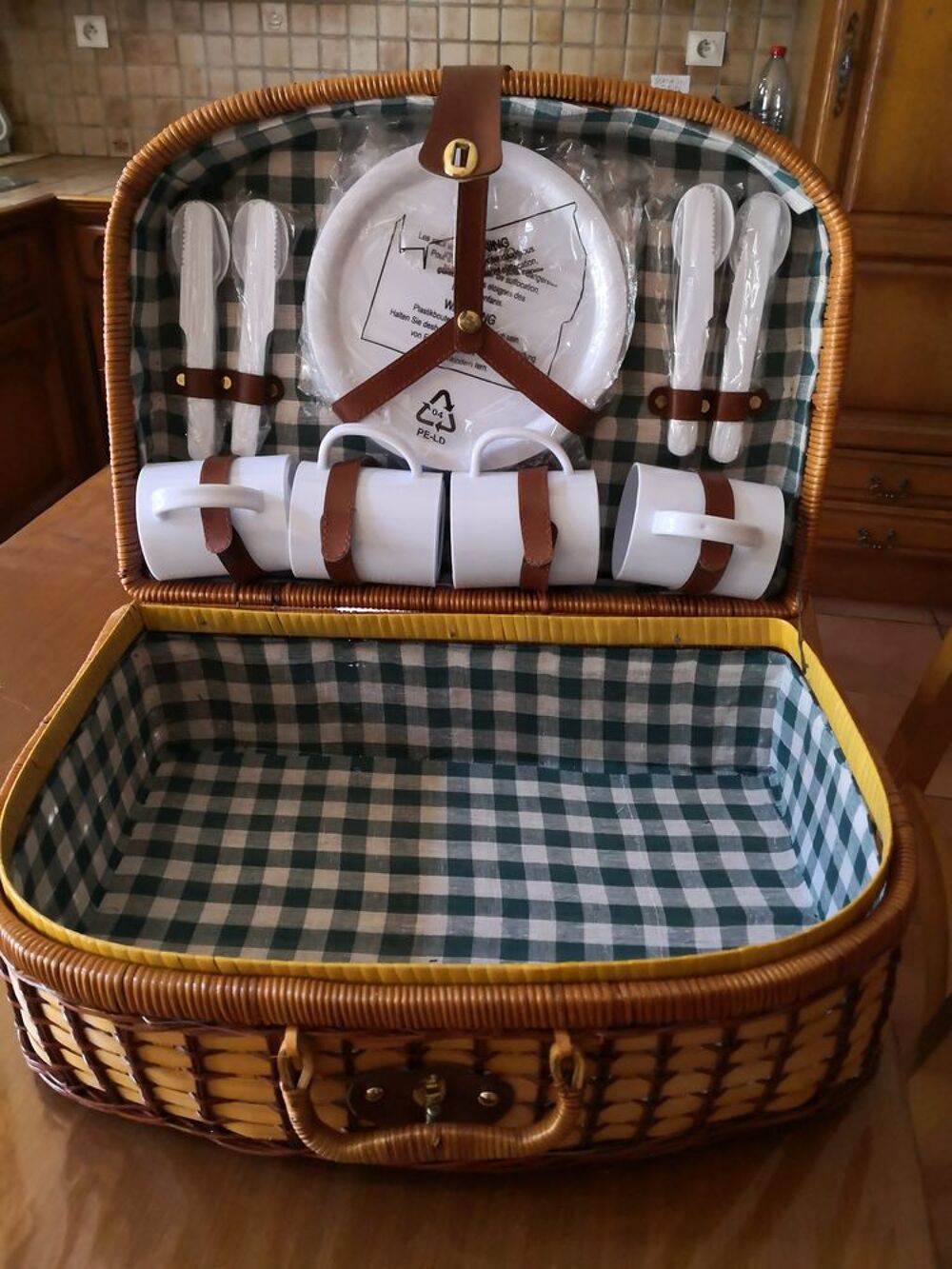 superbe mallette pique-nique neuve - id&eacute;e de cadeau. Jardin