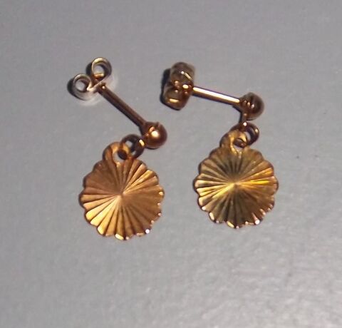 Boucles d'oreilles métal doré 1 Colombier-Fontaine (25)