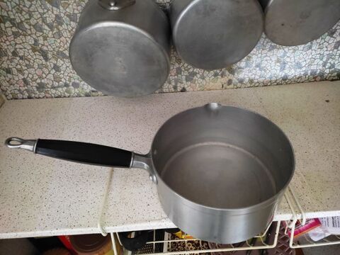 un lot de 5 casseroles vintage 1960 25 Saint-Jean-de-la-Ruelle (45)