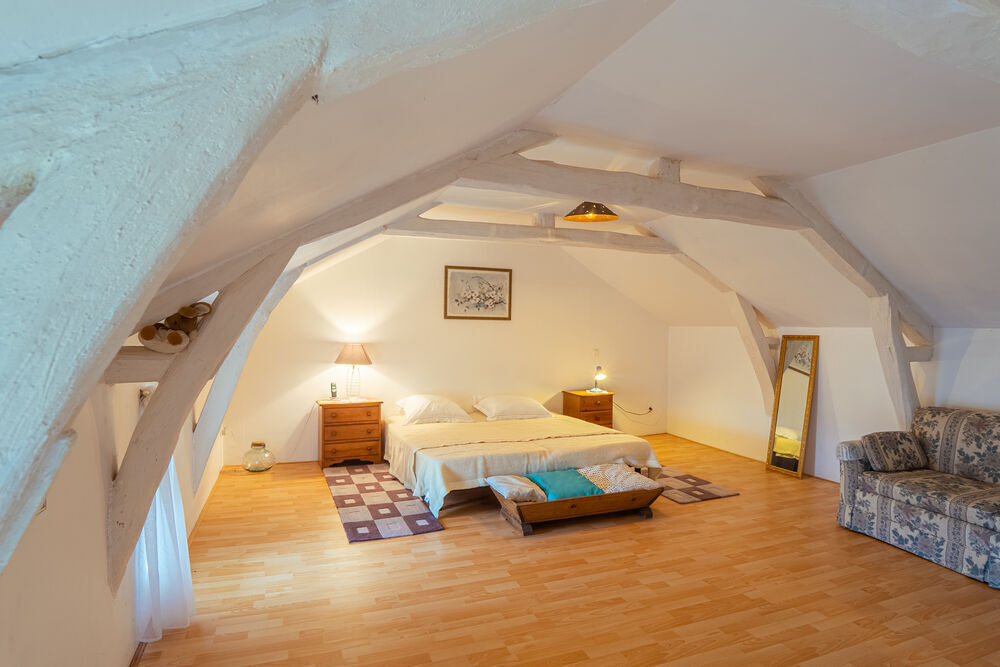 Vente Maison Maison rénovée 200 m2, Terr 1500 m2 7 pces 4 ch 3 Sdb Vue Troncens
