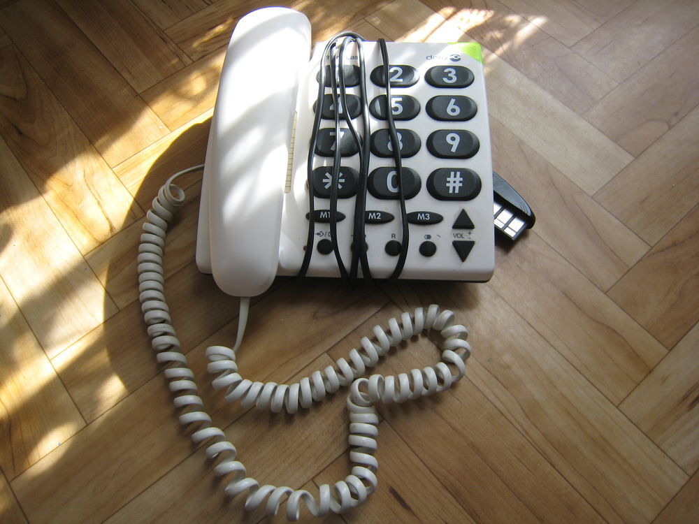 T&eacute;l&eacute;phone filaire "DORO" - (NH78) Téléphones et tablettes