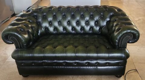 Canapé Chesterfield en parfait état 1200 Sainville (28)