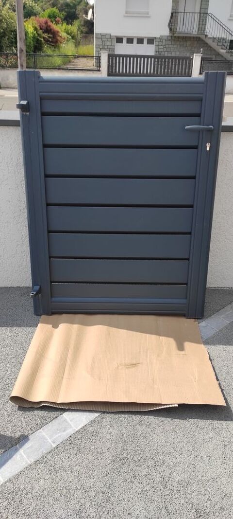 Portillon aluminium neuf 549 M�zi�res-sous-Lavardin (72)