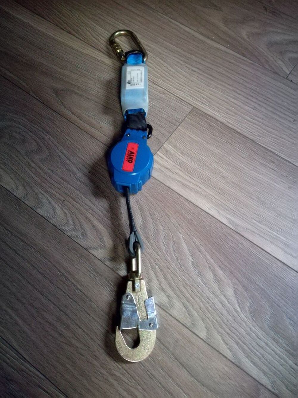 Enrouleur antichute automatique &agrave; rappel de marque Tractel Bricolage