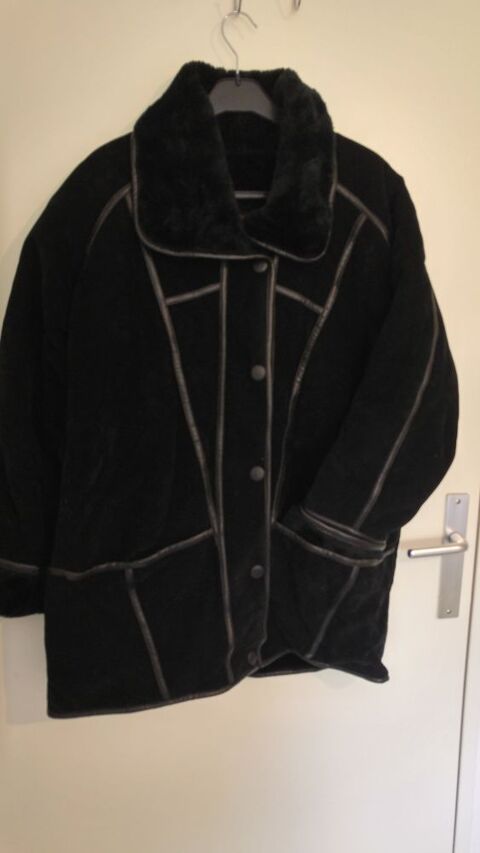 Manteau imitation daim en L 15 Carbonne (31)