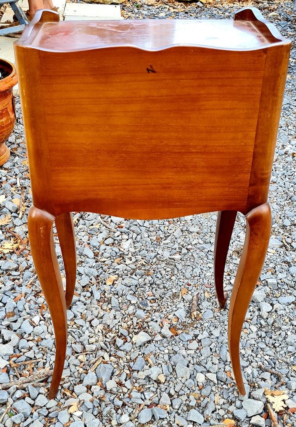 Table de chevet /de nuit, type proven&ccedil;al, style LXV Meubles