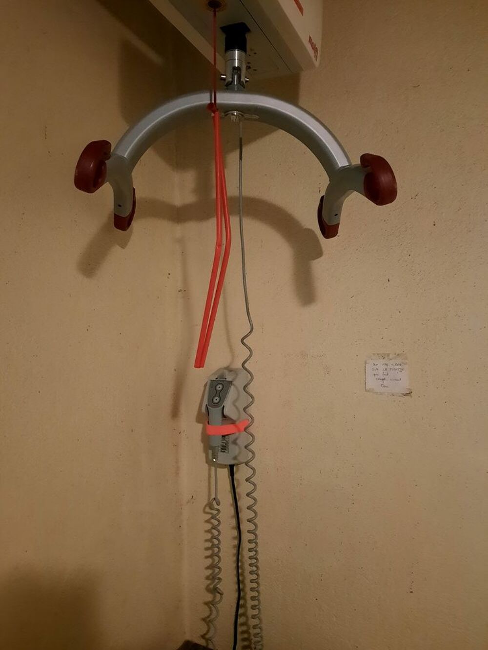 RAIL pour personnes handicap&eacute;es. Bricolage