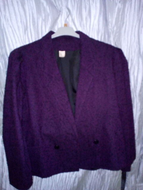 Veste velours bordeaux � petits pois noirs de taille 40 5 Savigny-sur-Orge (91)