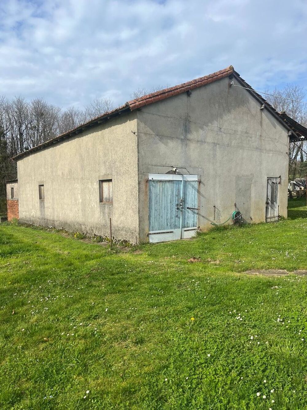 Vente Remise/Grange Bâtiments agricoles + terrains Saint-claud