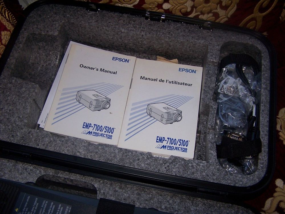 Projecteur multimedia Epson EMP7100 Photos/Video/TV