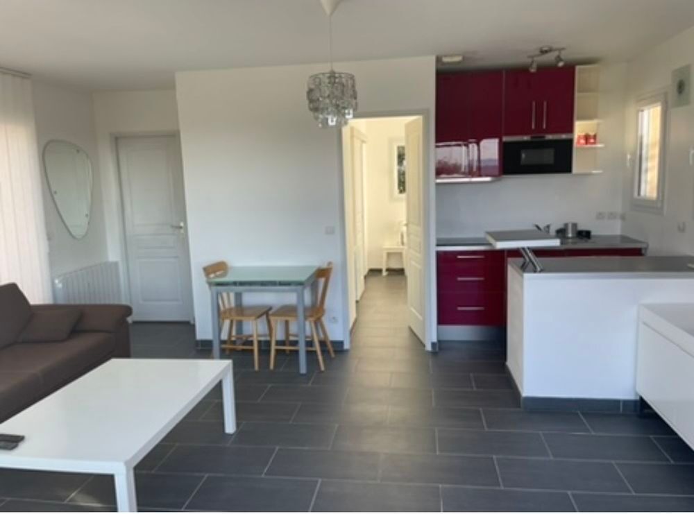   Appartement T2 meublé avec place de parking  Provence-Alpes-Côte d'Azur, Saint-Julien (83560)