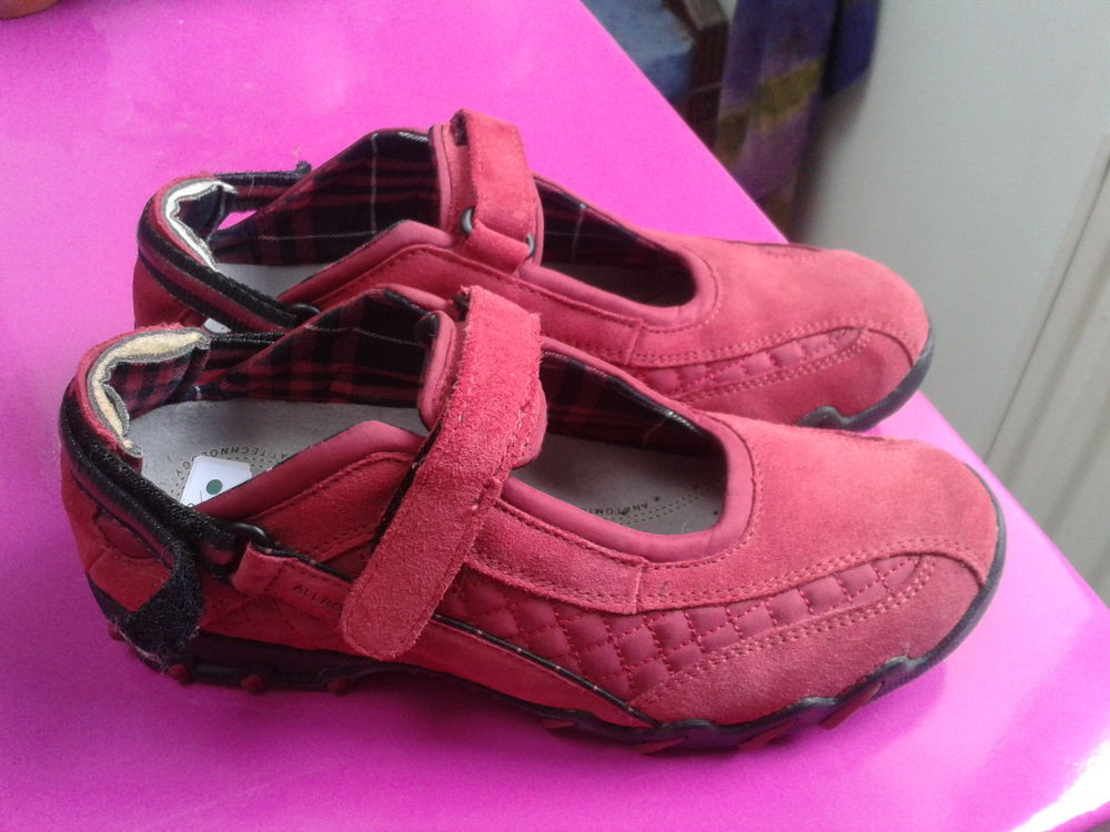 M&eacute;phisto Allrounder rouges T 39 Chaussures