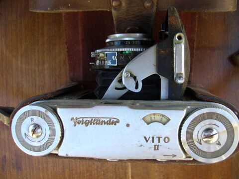 Appareil photo Voigtl�nder Vito II 
25 Les Achards (85)