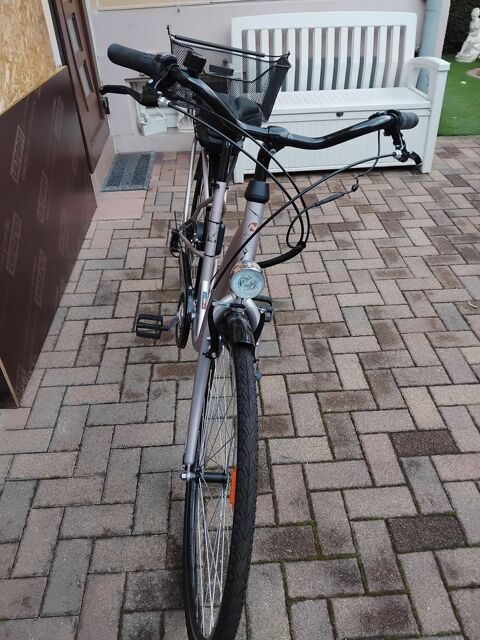 VELO ELECTRIQUE FEMME 650 Erstein (67)