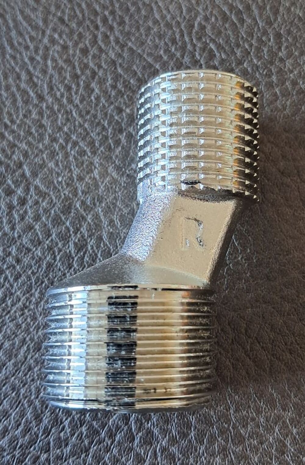 Raccord excentr&eacute; en laiton chrom&eacute; m&acirc;le 25x20 mm Bricolage