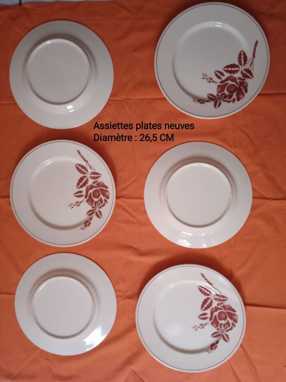 Assiette plate, neuve Cuisine