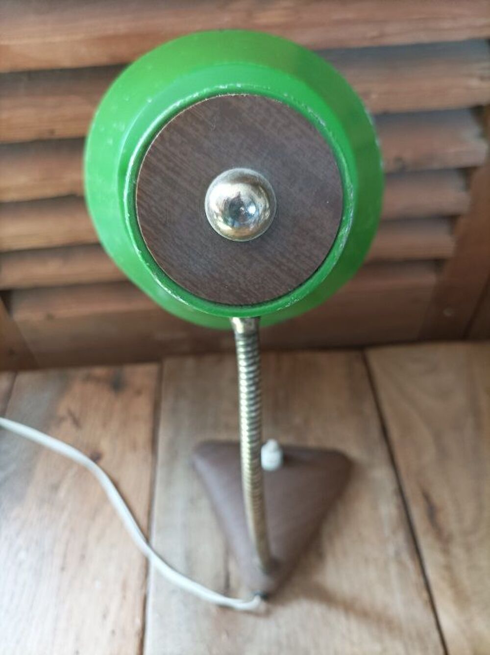 Lampe bureau chevet M&eacute;tal vert dor&eacute; bois patin&eacute; dp 0823304 a Décoration