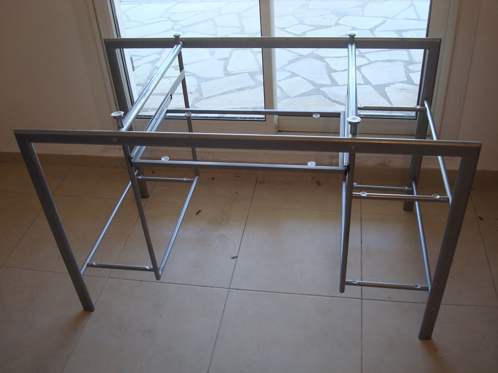 Meuble ordinateur acier et verre Meubles