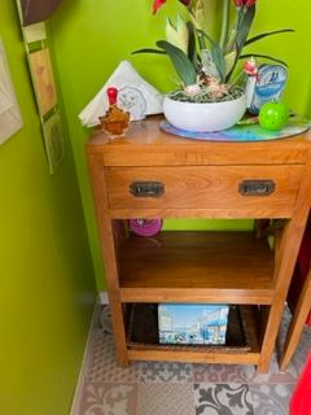 Meuble en bois d&eacute;coratif et rangement Meubles