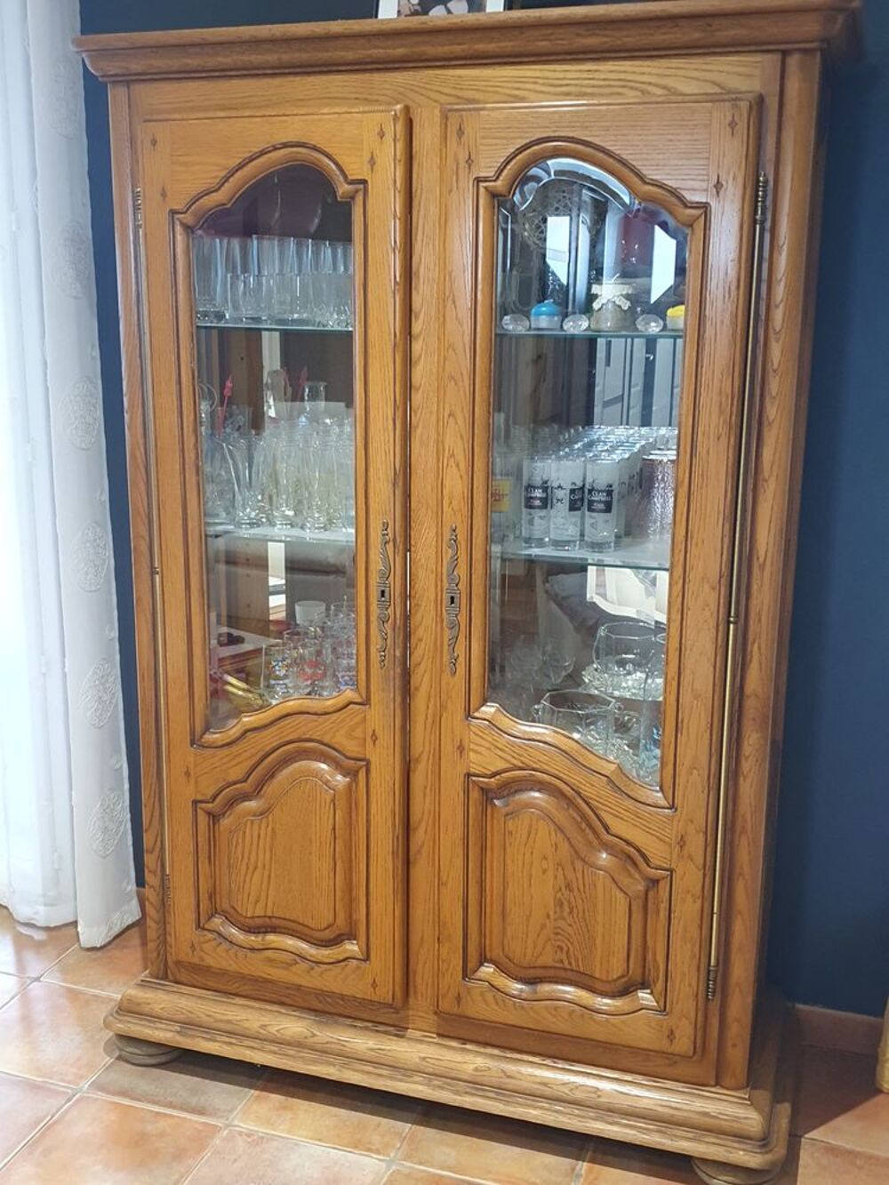 Meuble vitrine argentier ch&ecirc;ne massif Meubles