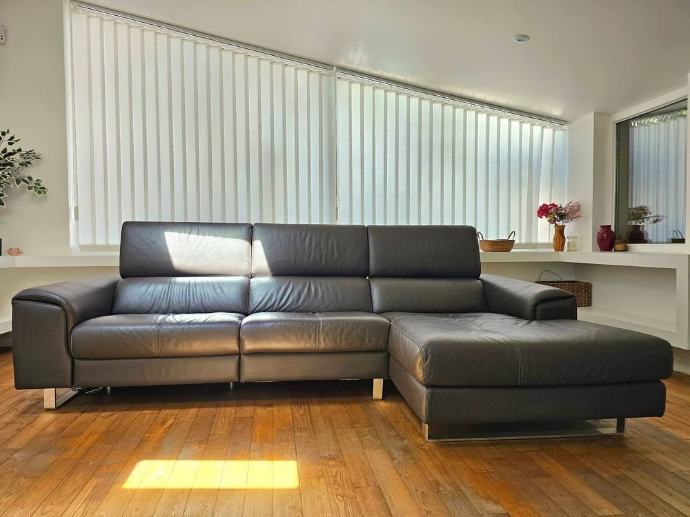 Canap&eacute; tout cuir quasi neuf Poltron e Sofa Meubles