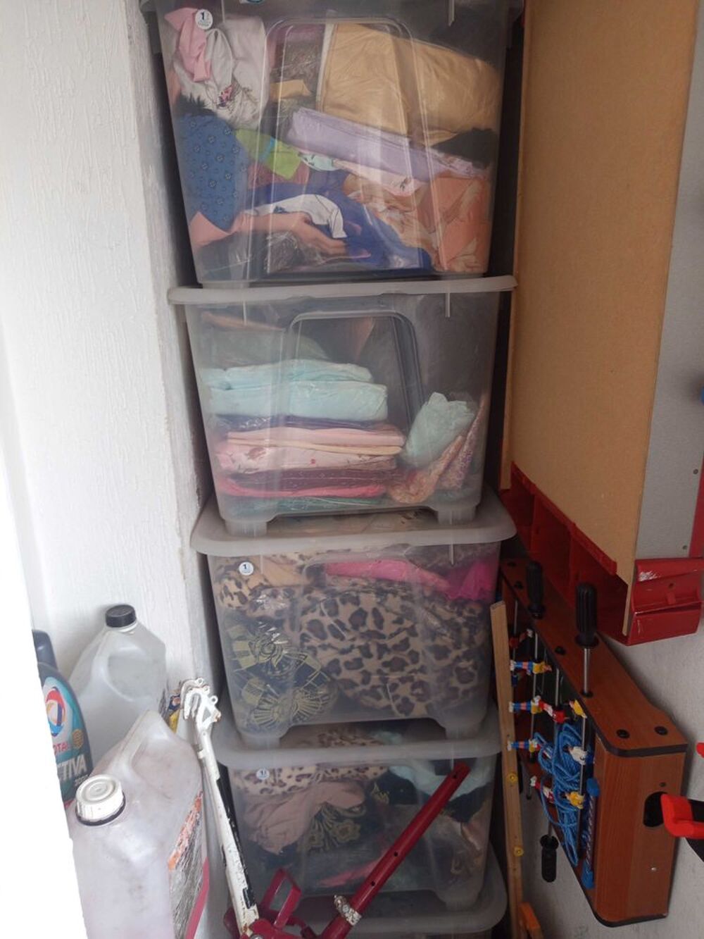 je me s&eacute;pare de ma marchandise de lingerie et pyjama Vêtements