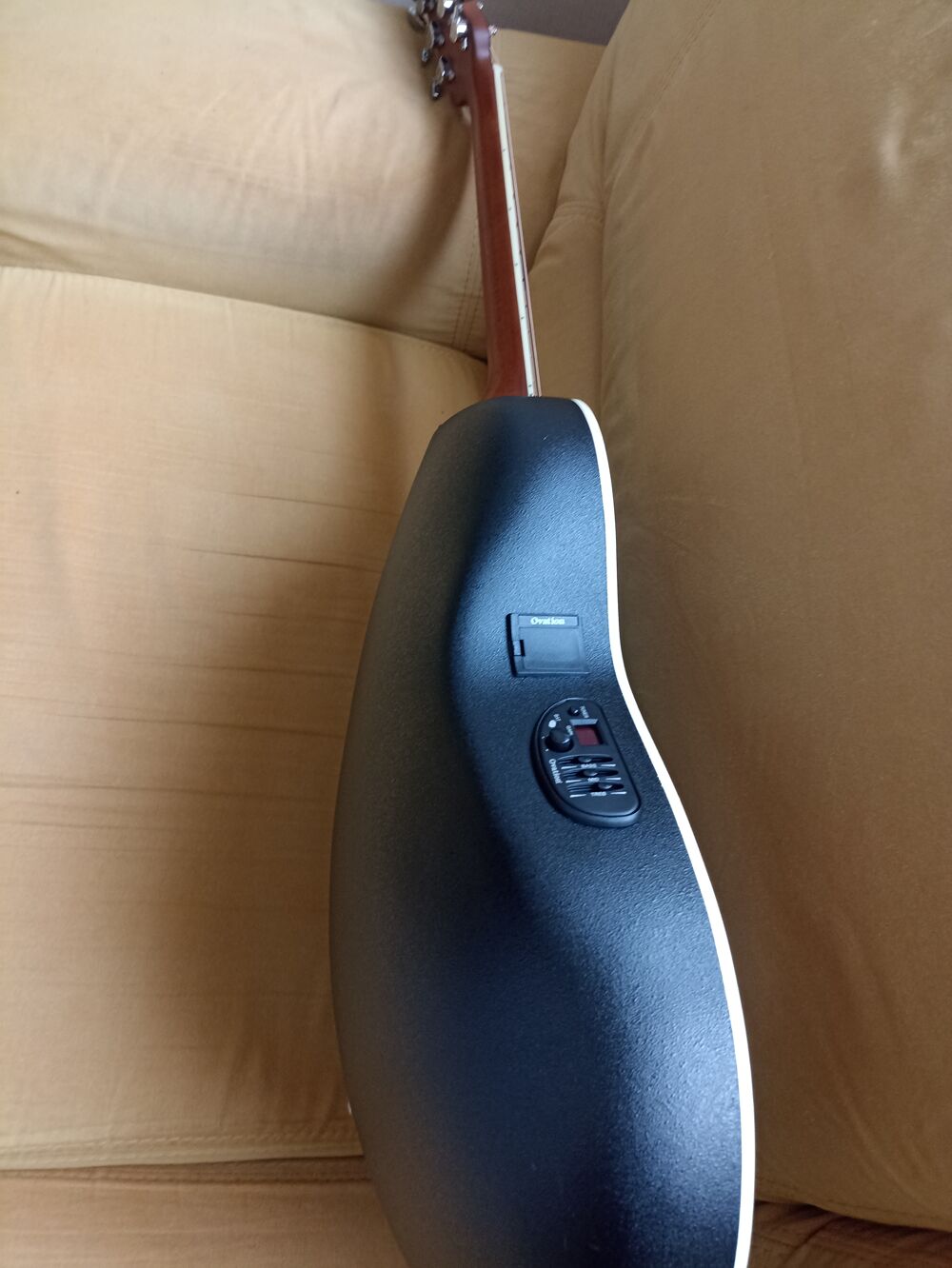 Guitare &eacute;lectro acoustique ovation celebrity CS24P-NBM Instruments de musique