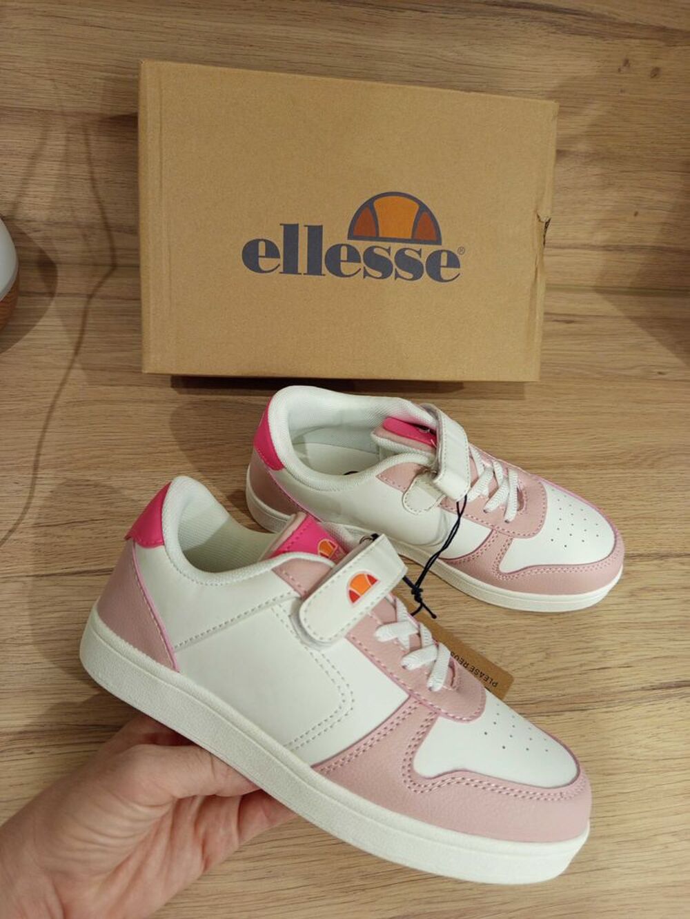 Paire de baskets / sneakers fille &agrave; scratch Ellesse pointure 34 neuves avec &eacute;tiquettes Chaussures enfants