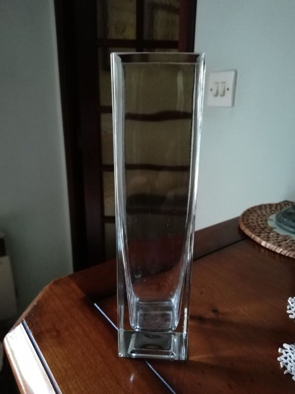 Vase en verre section carr&eacute;e h=20 x 5 cm Dcoration