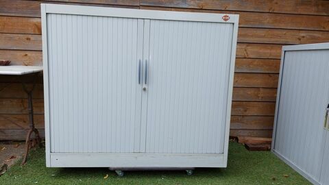 Armoire basse mtallique  rideaux 120 Nantes (44)