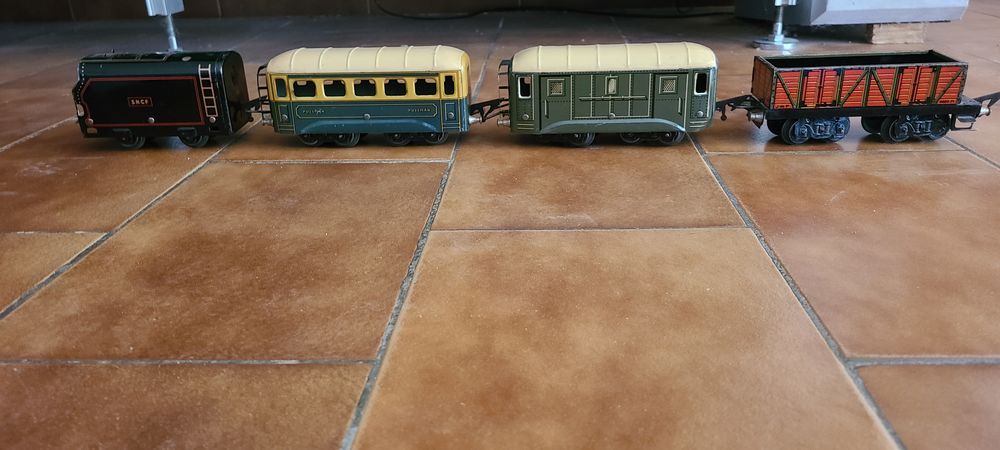 ensemble train &eacute;lectrique. Jeux / jouets