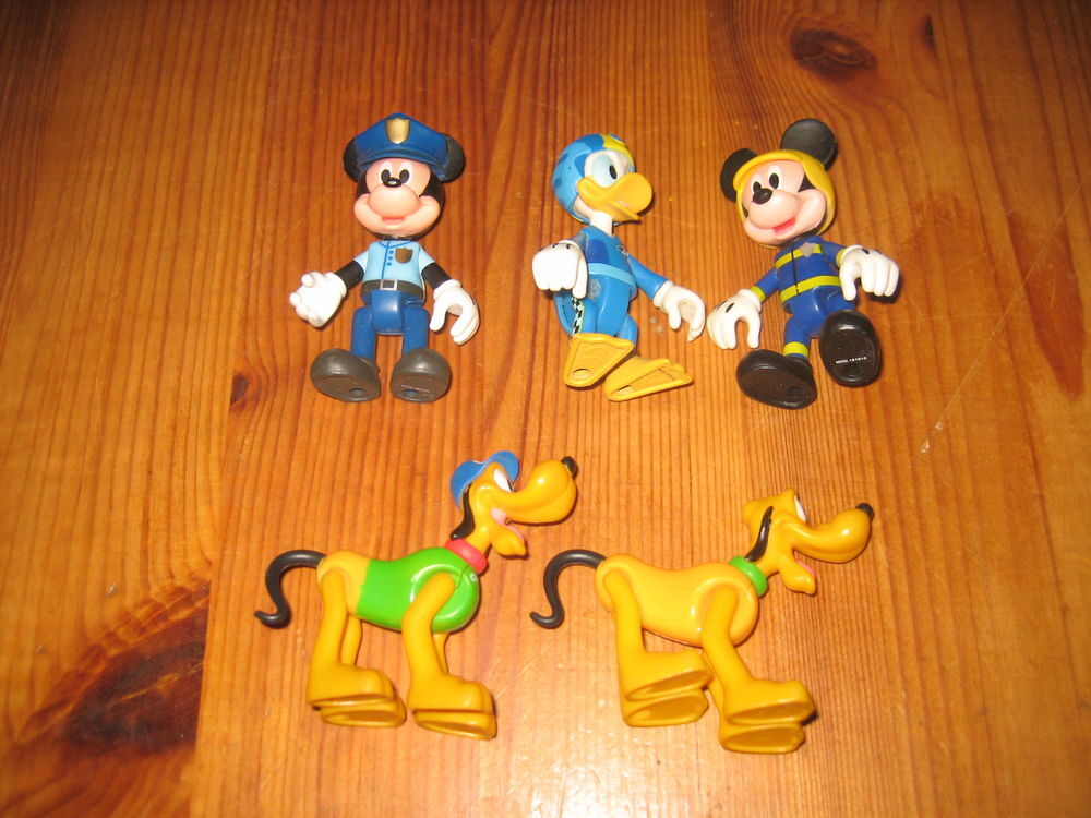 lot 5 figurines articul&eacute;s MICKEY ET SES AMIS imc toys disney Jeux / jouets