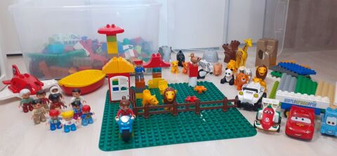 Vaste Assortiment  Lego Duplo  avec Grande Plaque de Base 150 La Ferté-Alais (91)