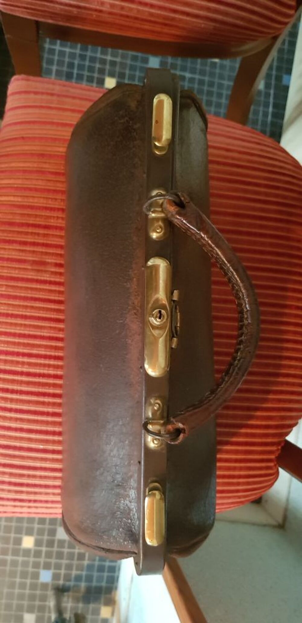 Ancien sac de Docteur en cuir et laiton Maroquinerie