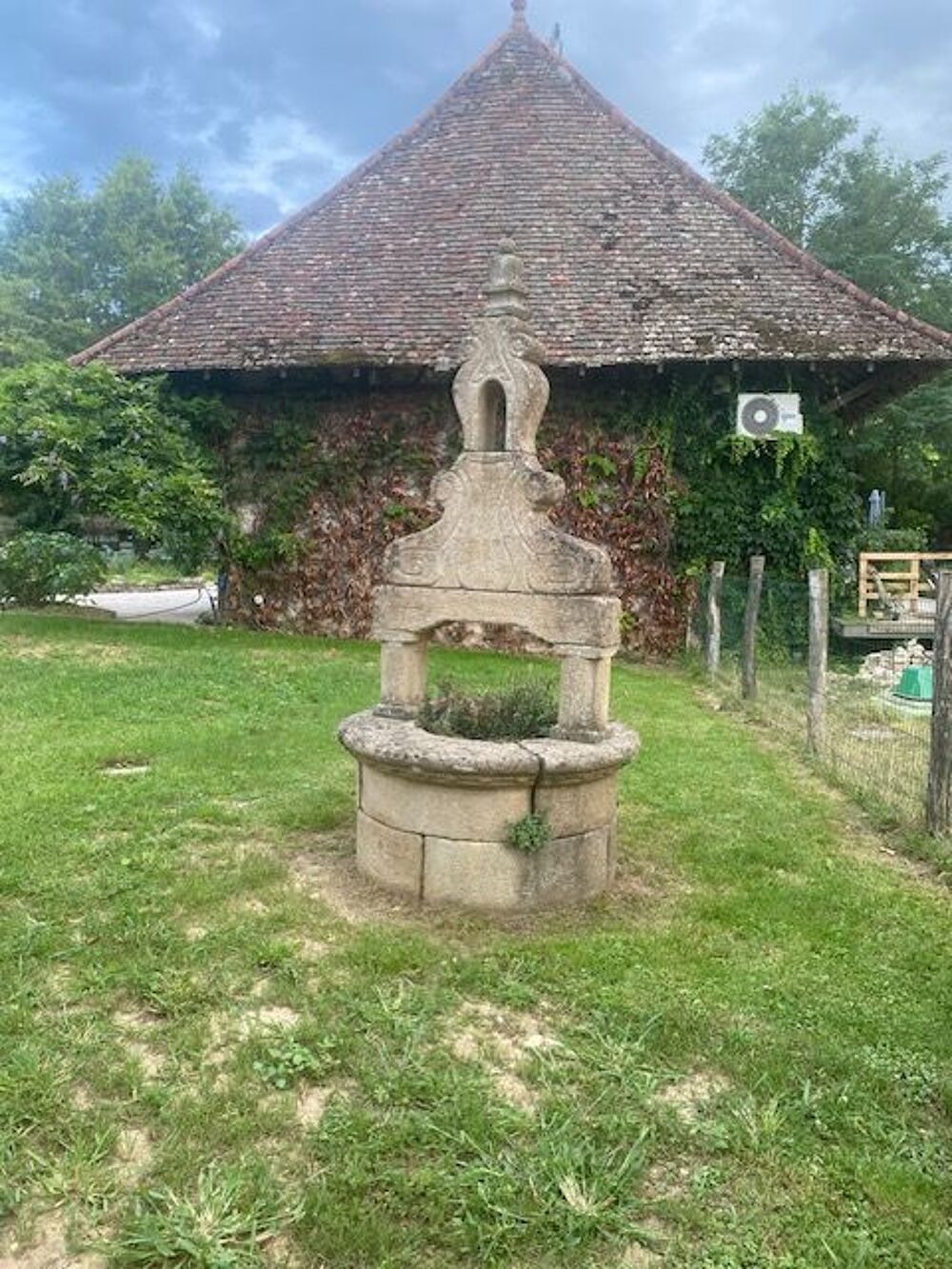PUIT DECORATIF STYLE MANOIR Jardin