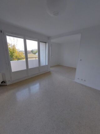  Appartement à louer 4 pièces 75 m²