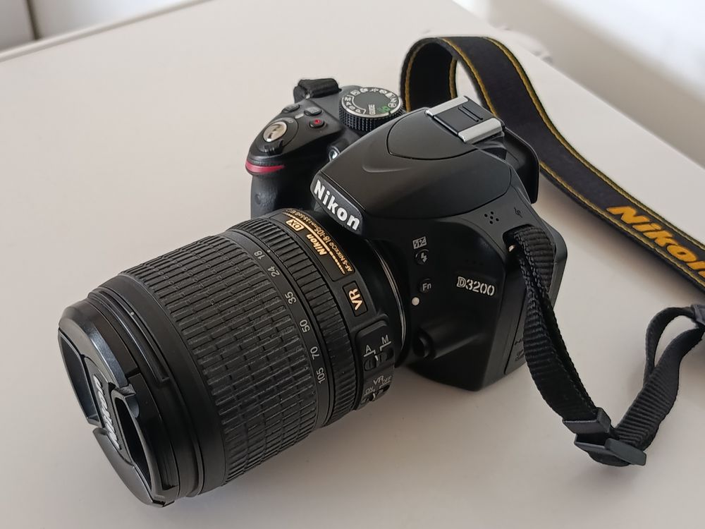 Nikon D3200 + 18-105mm, - de 11k d&eacute;clenchements
Kit complet Photos/Video/TV