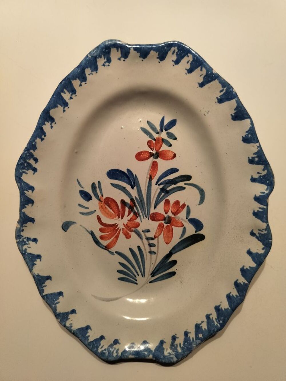 Plat ovale faience Normandie (Forges Les Eaux?) 19&egrave;me 