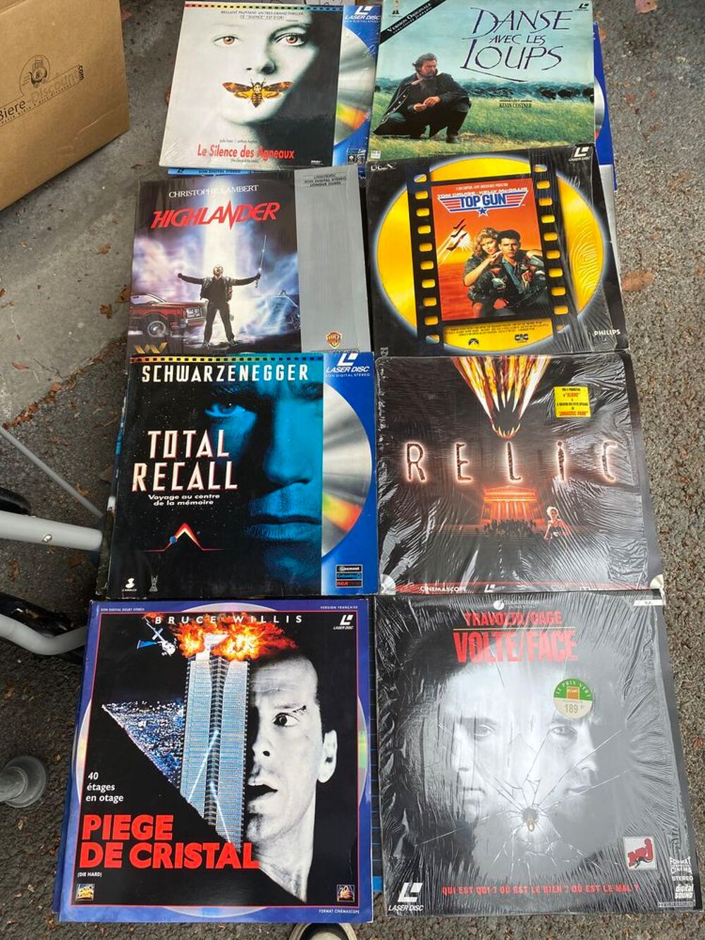 Lot de LaserDisc films cin&eacute;ma CD et vinyles