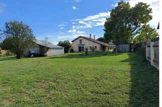  Maison � vendre 4 pi�ces 2500 m�