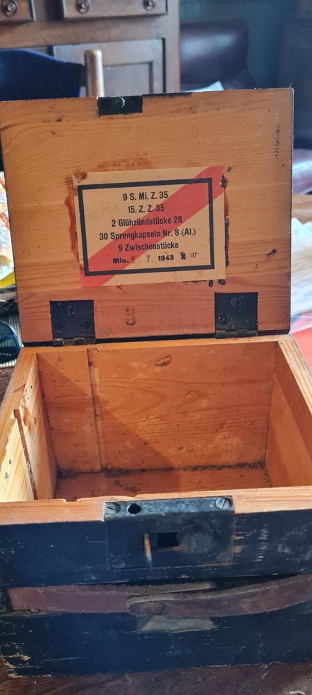 Bo&icirc;te allemande de munitions 1943 en bois 